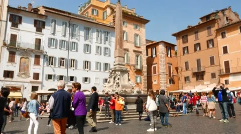 Streetscene in downtown Rome Stock-Footage 64239477