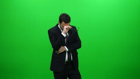 Stressed Businessman on Green Screen Видео 88651722