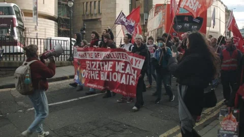 Strike Against Capitalism March Down Streets Vídeo Stock 164548561