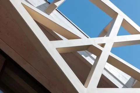 A striking composition featuring a geometric architectural design Stockfoto's