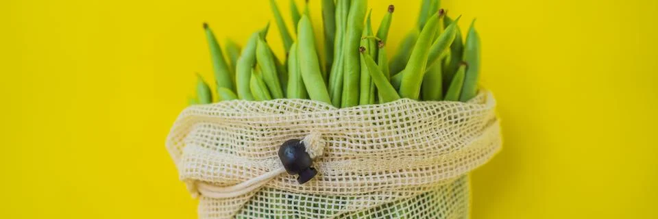 String beans in a reusable bag. Zero waste concept BANNER, LONG FORMAT Stock Photos