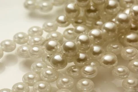 String of white pearl in water Stockfoto's