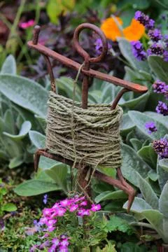 String wrapped around a metal stake for gardening Foto stock