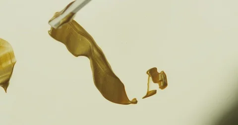 Strokes of gold paint texture Vidéo 112103046