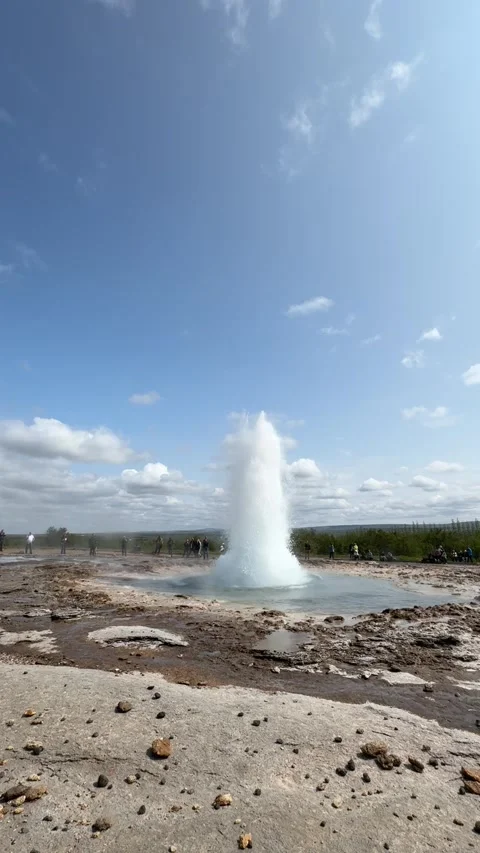 Strokkur geyser erupts dramatically in Iceland’s Haukadalur Valley Stock Footage 312232893