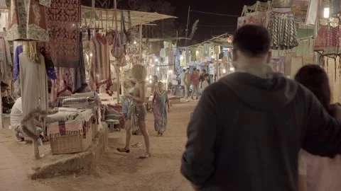 A stroll through the night flea market in India. Stock Footage 295921225