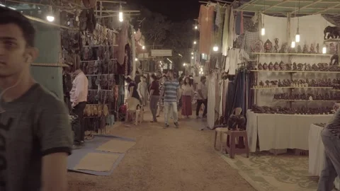 A stroll through the night flea market in India. Stock Footage 295921716