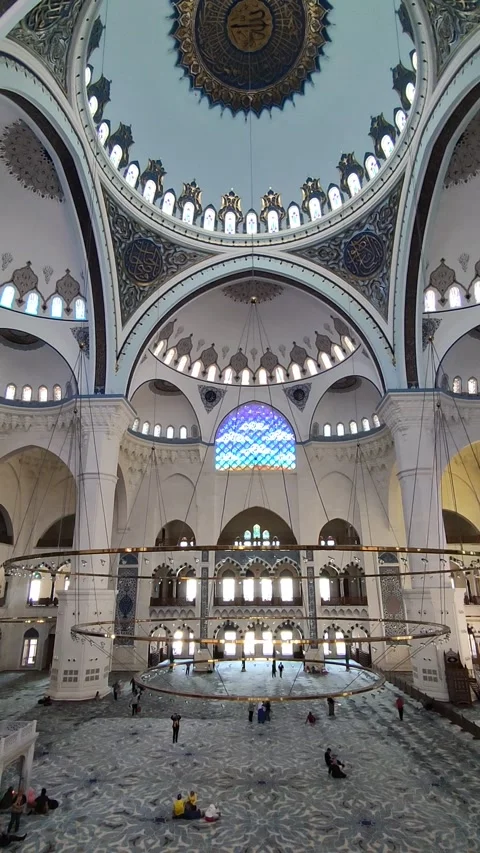 A stroll through the old streets of Istanbul Stock Footage 341732713