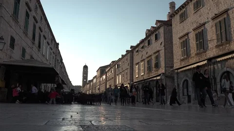 Stroll through the streets of Dubrovnik A 스톡 동영상 81066385