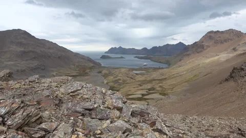 Stromness Bay mountain view hiking landscape South Georgia, 4K Vídeos de archivo 332358409