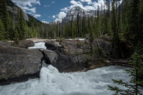 Strong flow through the rocks in Canada Foto stock