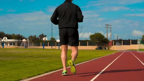 Strong man walking 動画素材 128649275