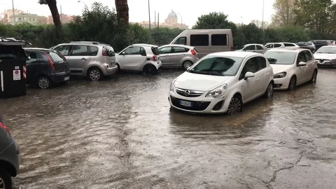 Strong rain in Rome Stock Footage 101121166