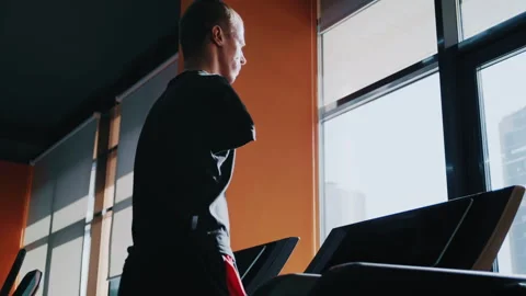 Strong Runner With Disability Working Out on Treadmill Video stock 322016008