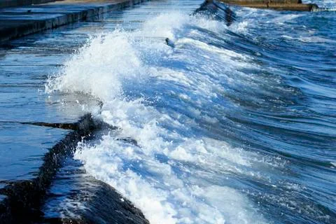 Strong wave crashes 写真素材