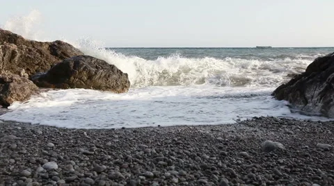 Strong wave 動画素材 47840622