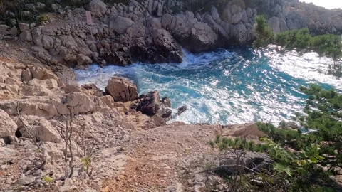 Strong Waves Crashing against the Rocks Stock-Footage 262995407