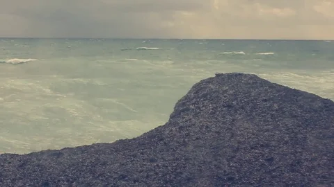 Strong waves of the sea Video stock 82994657