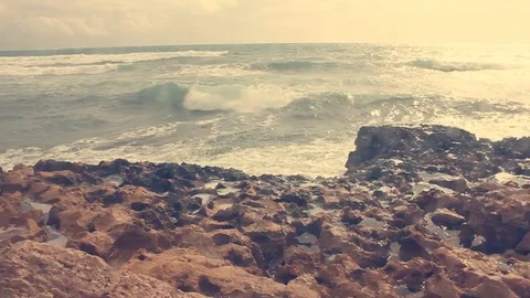 Strong waves of the sea Video stock 82995298