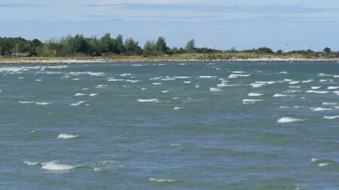 Strong wind creating whitecaps on choppy sea water 库存影片 343862882