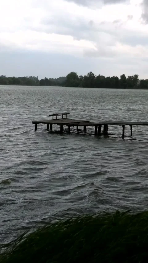Strong wind on the lake in the evening. Stock Footage 291950753