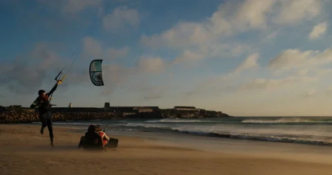 Strong wind Tarifa 库存影片 90566759