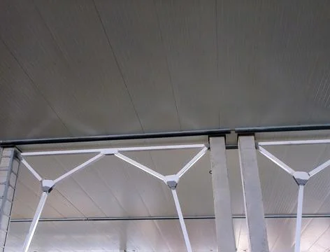 Structural elements of the load-bearing frame of the building, reinforced c.. Stockfoto's