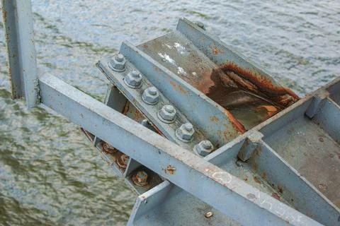 Structural elements of the old pedestrian bridge built in the USSR across t.. Foto stock