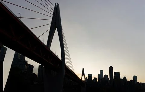 The structural geometry of the Qiansimen Bridge is reduced to a powerful si.. Foto stock