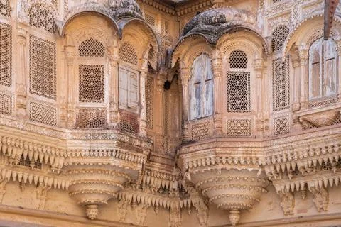 The structure features numerous windows and balconies, showcasing elements of Stockfoto's