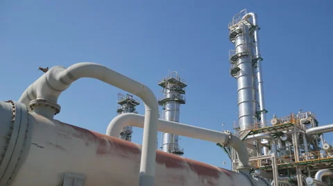 Structure of oil refinery process area industrial plant with blue sky 動画素材 66811150