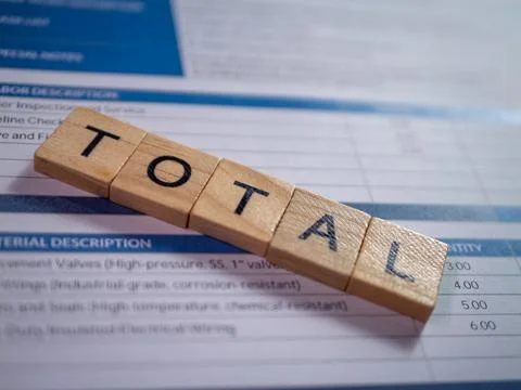 Structured analysis of financial reports insights from office environment b.. 스톡 사진