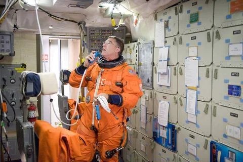 STS-133 crew training with replacement astronaut Steve Bowen during Post I... Stock Photos