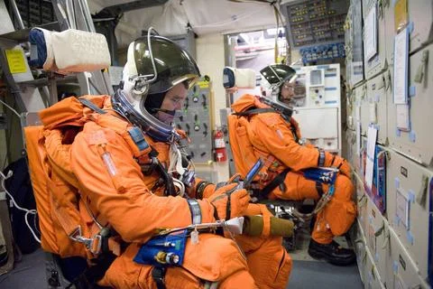 STS-133 crew training with replacement astronaut Steve Bowen during Post I... Stock Photos