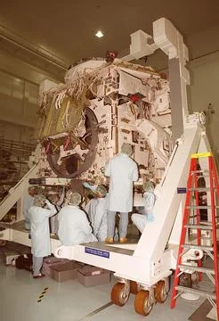 The STS-92 astronaut team study the the Zenith-1 (Z-1) Truss during the Cre.. 写真素材
