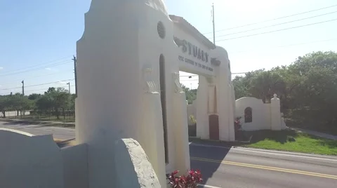 Stuart Arches over the road Stock Footage 62526556