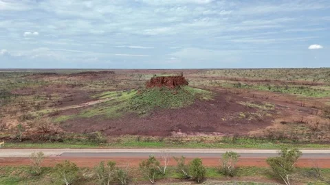 Stuart Highway Lubra's Lookout between Tennant Creek and Mataranka 스톡 동영상 304544740