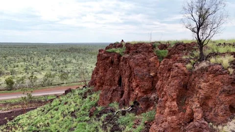 Stuart Highway Lubra's Lookout between Tennant Creek and Mataranka 스톡 동영상 304548999