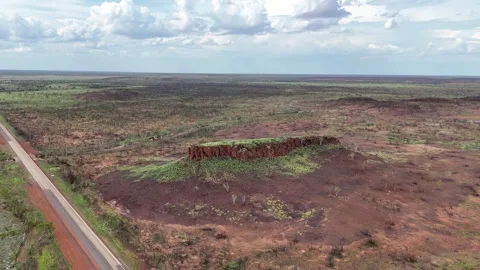 Stuart Highway Lubra's Lookout between Tennant Creek and Mataranka 스톡 동영상 304549888
