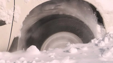 Stuck Tire Spinning in Snow Vidéo 36806241