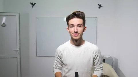 Student invites you to try on virtual reality glasses seen in pov perspective Video stock 71473076