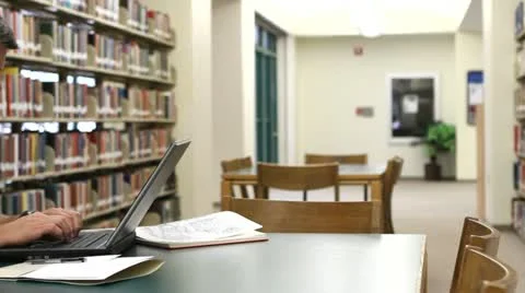 Student Laptop Library Pan Vidéo 12313615
