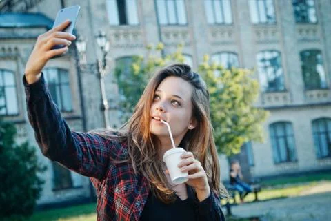 The student is sitting on the bench Foto stock