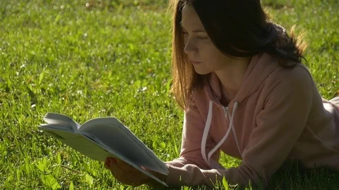 Student studies in nature Stock-Footage 75870539