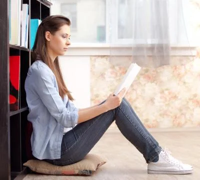 Student studying in the library Stock Photos