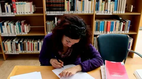 Student underlining scripts Video stock 22190039