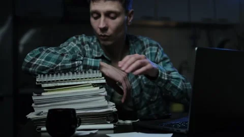 Student while studying for exams fell asleep at night  Vídeo Stock 297863284