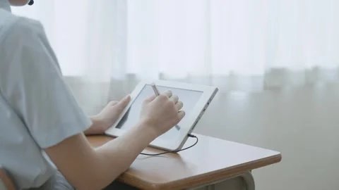 Students in Class Vidéo 332749725