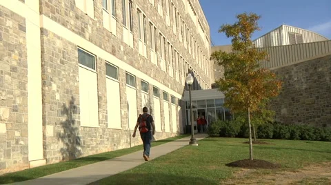 Students entering campus building Stock-Footage 5164936