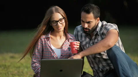 Students Having Coffee 動画素材 95721862